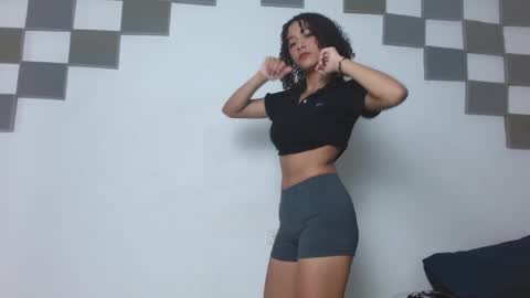 Snapshot of aura_deep_hot chatting on 09/13/25, 09:47 Aura online show from 09/13/25, 09:47