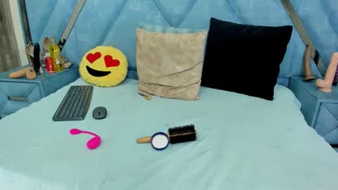 Monii Yi online show from 04/11/26, 07:45