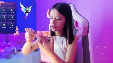 aura_rouss online show from 11/21/25, 11:14