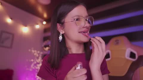 aura_rouss online show from 11/24/25, 10:42