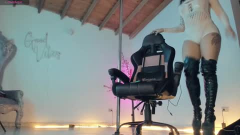 aura online show from 03/10/25, 10:37