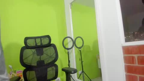 Aura Divina  online show from 07/04/26, 11:55