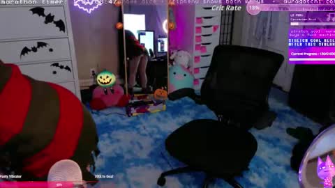 Snapshot of auragotchi chatting on 10/31/25, 10:44 Aurora Aura online show from 10/31/25, 10:44