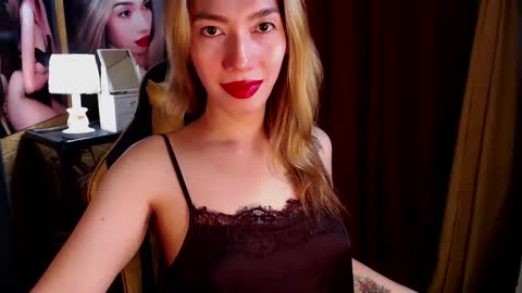 Snapshot of aurakharisma_xx chatting on 12/04/24, 07:28 Miss awra online show from 12/04/24, 07:28