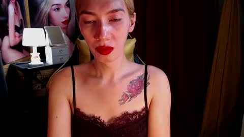 Snapshot of aurakharisma_xx chatting on 12/17/24, 05:18 Miss awra online show from 12/17/24, 05:18