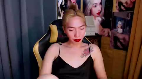 Snapshot of aurakharisma_xx chatting on 03/01/25, 08:13 Miss awra online show from 03/01/25, 08:13