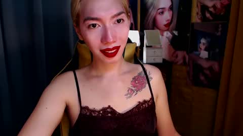 Snapshot of aurakharisma_xx chatting on 03/07/25, 06:02 Miss awra online show from 03/07/25, 06:02