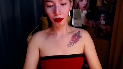 Snapshot of aurakharisma_xx chatting on 03/11/25, 08:09 Miss awra online show from 03/11/25, 08:09