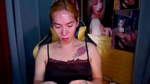 Snapshot of aurakharisma_xx chatting on 10/08/25, 06:33 Miss awra online show from 10/08/25, 06:33