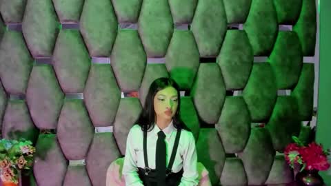 aurora online show from 12/18/25, 04:02