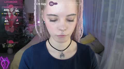 Snapshot of aurora__cute chatting on 12/04/24, 01:25 Auroraa Cute online show from 12/04/24, 01:25