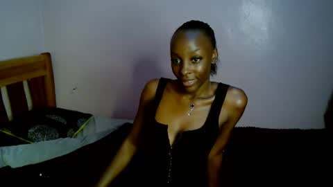 Snapshot of aurora_angella chatting on 01/19/26, 01:04 Aurora online show from 01/19/26, 01:04