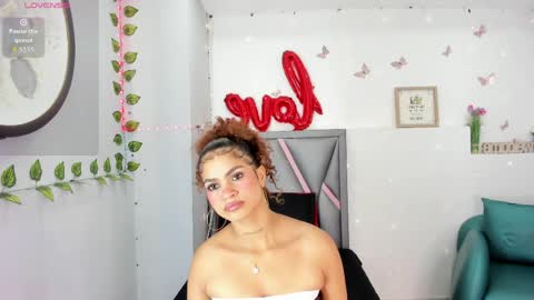 aurora_blackmont online show from 04/22/26, 11:23