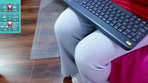 Snapshot of aurora_blossom__ chatting on 01/07/25, 12:09 Aurora online show from 01/07/25, 12:09