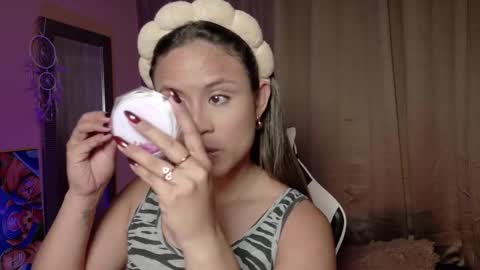 aurora_collins08 online show from 11/14/25, 05:44