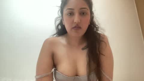 Aurora online show from 04/25/26, 03:09