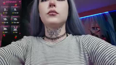 Snapshot of aurora_radiance chatting on 09/19/25, 08:38 Serena online show from 09/19/25, 08:38