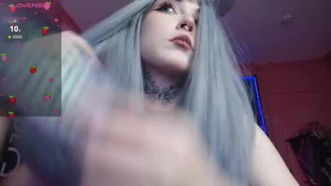 Snapshot of aurora_radiance chatting on 09/20/25, 08:59 Serena online show from 09/20/25, 08:59