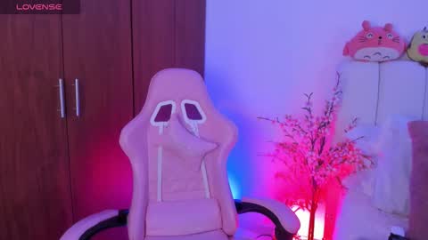 Aurora  online show from 02/26/26, 07:35