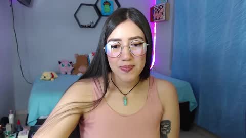 Snapshot of aurora_shy_ chatting on 03/11/25, 03:48 Aurora  online show from 03/11/25, 03:48