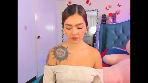 aurora_sky9 online show from 02/25/26, 12:09