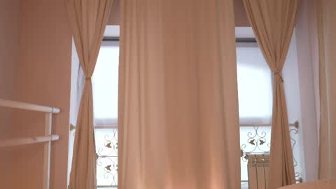 Snapshot of aurora_the_ballerina chatting on 10/25/25, 08:00 Aurora online show from 10/25/25, 08:00