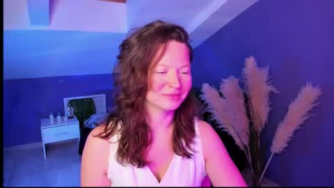 auroraborealis__ online show from 12/22/25, 10:12