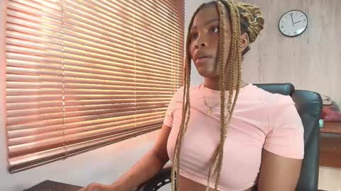 Ariana online show from 09/17/25, 07:59