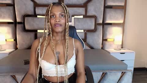 Ariana online show from 11/24/25, 10:42