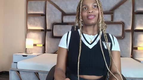 Ariana online show from 11/27/25, 08:33