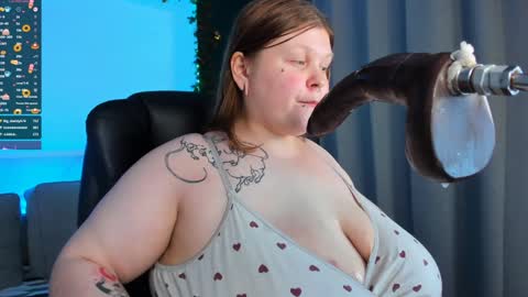 Snapshot of aurorademoni chatting on 01/07/25, 03:44 Aurora online show from 01/07/25, 03:44