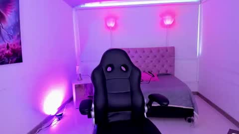 Aurora Diaz online show from 11/15/25, 08:05