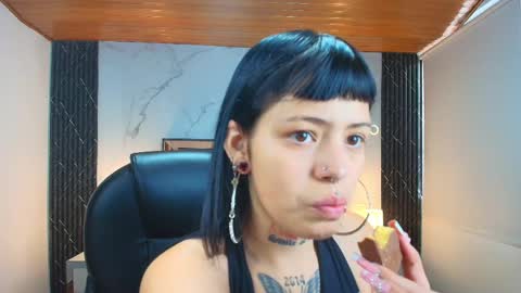 Snapshot of auroradiaz_ chatting on 05/25/26, 11:49 Aurora Diaz online show from 05/25/26, 11:49