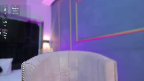 Aurora  online show from 09/17/25, 08:54