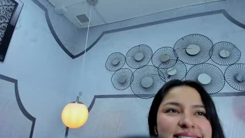 AuroraGracce online show from 04/22/26, 11:34