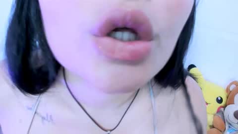 Snapshot of auroramcry chatting on 01/10/25, 05:05 INSTAGRAM AURORA MCRY online show from 01/10/25, 05:05