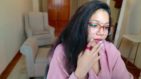 Snapshot of aurorasiera chatting on 01/22/25, 01:10 Aurora online show from 01/22/25, 01:10