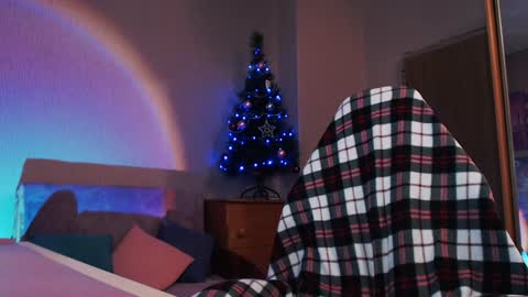 Snapshot of auroraunique chatting on 01/18/25, 06:34 Aurora online show from 01/18/25, 06:34