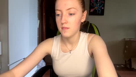 Snapshot of auroraviolet_ chatting on 06/08/26, 11:32 auroraviolet_ online show from 06/08/26, 11:32