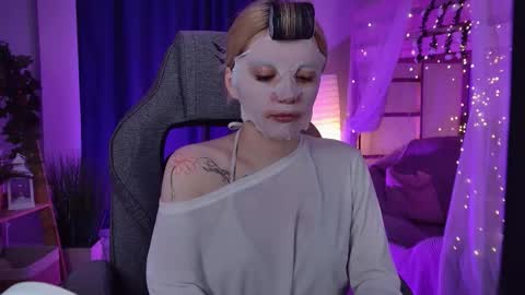 aurorawrenfield online show from 03/25/26, 02:17