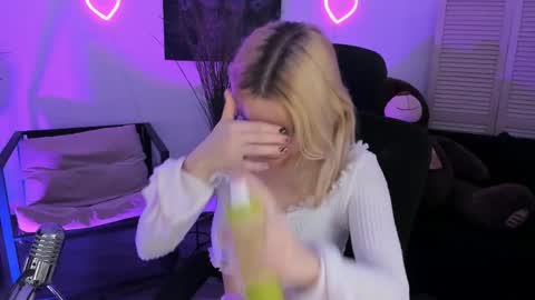 aurorawrenfield online show from 04/02/26, 04:21