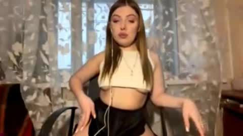 Elizabeth online show from 02/26/26, 02:38