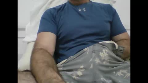 Snapshot of aussdiver chatting on 12/16/24, 05:17 Aussie online show from 12/16/24, 05:17