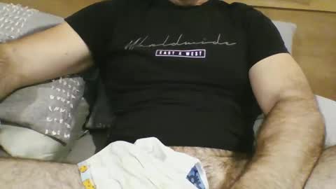 Snapshot of aussdiver chatting on 01/19/25, 11:45 Aussie online show from 01/19/25, 11:45