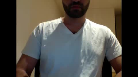 Snapshot of aussie099 chatting on 01/04/25, 10:38 aussie099 online show from 01/04/25, 10:38