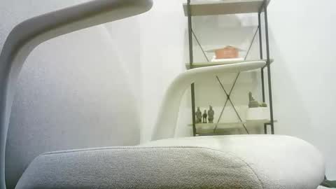 Snapshot of aussie5892 chatting on 02/08/25, 09:35 Justin online show from 02/08/25, 09:35