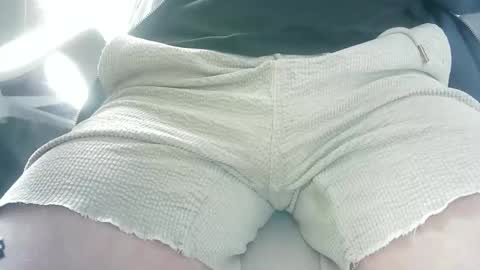 Snapshot of aussie5892 chatting on 09/11/25, 12:22 Justin online show from 09/11/25, 12:22