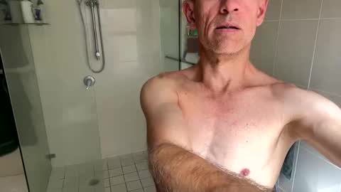 Aussie azza online show from 10/08/25, 03:37