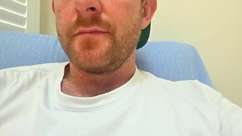 Snapshot of aussie_dadbod6969 chatting on 06/11/26, 12:32 aussie_dadbod6969 online show from 06/11/26, 12:32