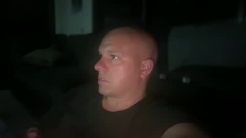 Snapshot of aussieboycal chatting on 03/04/25, 11:40 aussieboycal online show from 03/04/25, 11:40